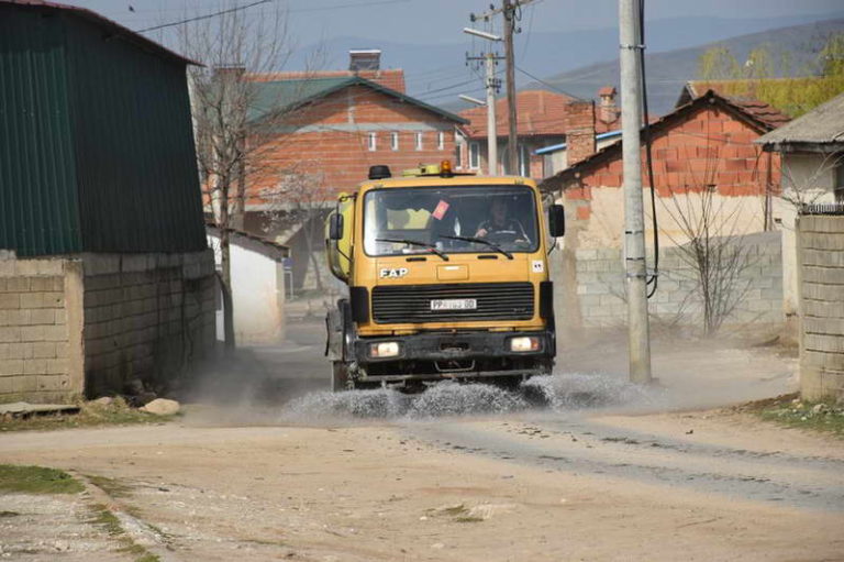 Дезинфекција на улиците во градот и населените места – започна примената на мерките кои ги донесе Општинскиот кризен штаб