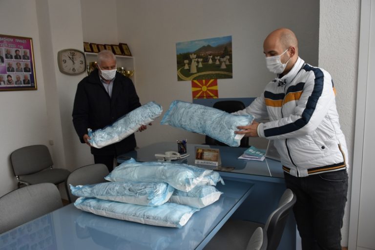 Со стапувањето на сила на новите мерки, Општина Прилеп распредели 15.000 бесплатни заштитни маски за граѓаните