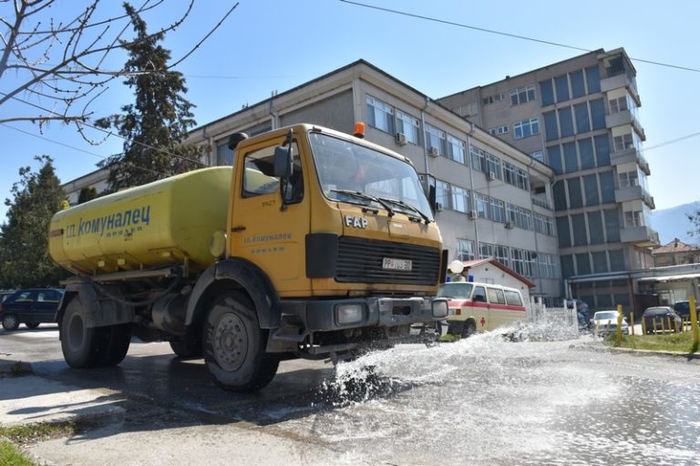 Продолжува дезинфекцијата на градот, денеска дезинфицирани здравствените установи