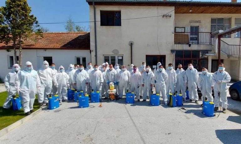 Триесетина волонтери ги дезинфицираа сите станбените згради во Прилеп