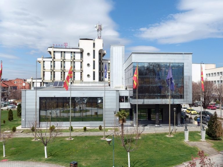 СООПШТЕНИЕ  Критериуми кои треба да ги исполнуваат маркетите кои сакаат да вршат достава во викенд – сабота и недела во време на забрана за движење на лица во вонредна ситуација.