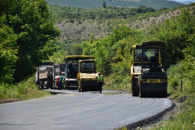 Сугарески: Продолжуваат инвестициите на Министерството за транспорт и врски и Владата во Пелагонискиот регион