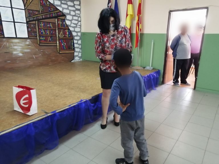 Заврши распределбата на донацијата на таблет компјутери