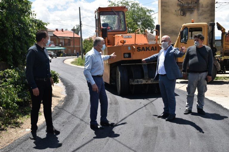 Започна асфалтирањето на регионалниот пат помеѓу населените места Кадино Село и Галичани