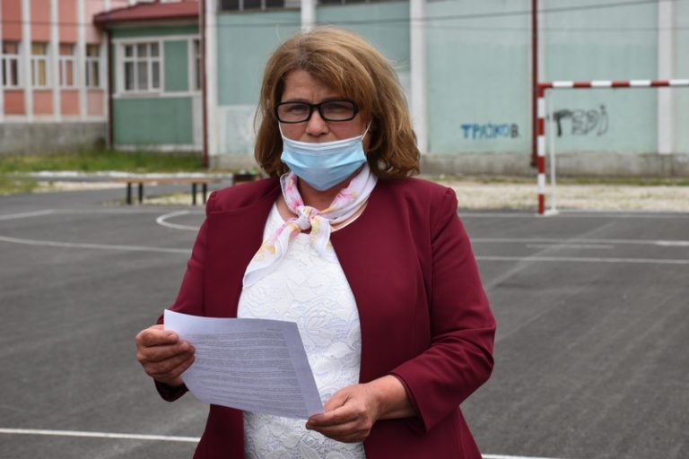 Реакција на директорката на ООУ „Рампо Левката“, Менка Аџиоска на прес конференцијата на ОК на ВМРО-ДПМНЕ