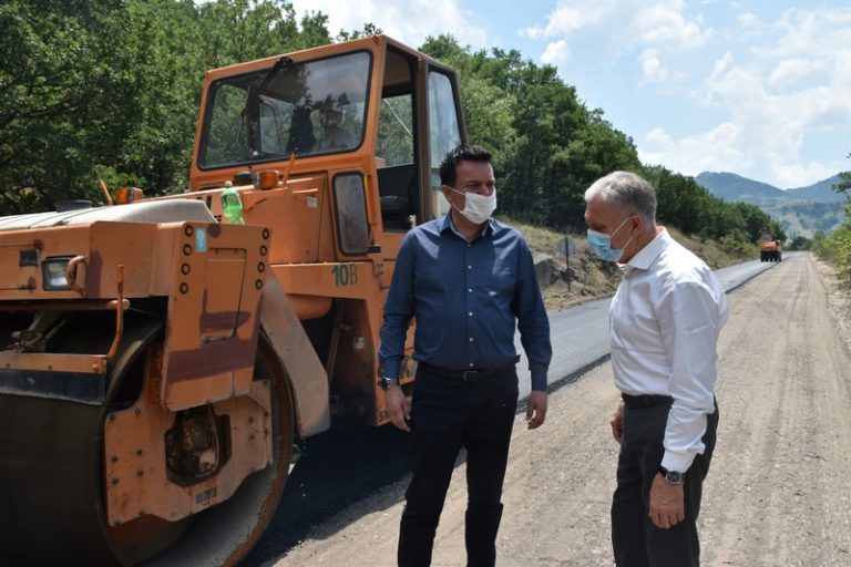 Со несмален интензитет продолжува реконструкцијата на регионалниот пат за Мариово