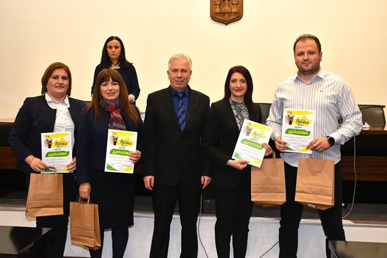 Доделени дипломи за учество на карневалот „Прочка 2022“