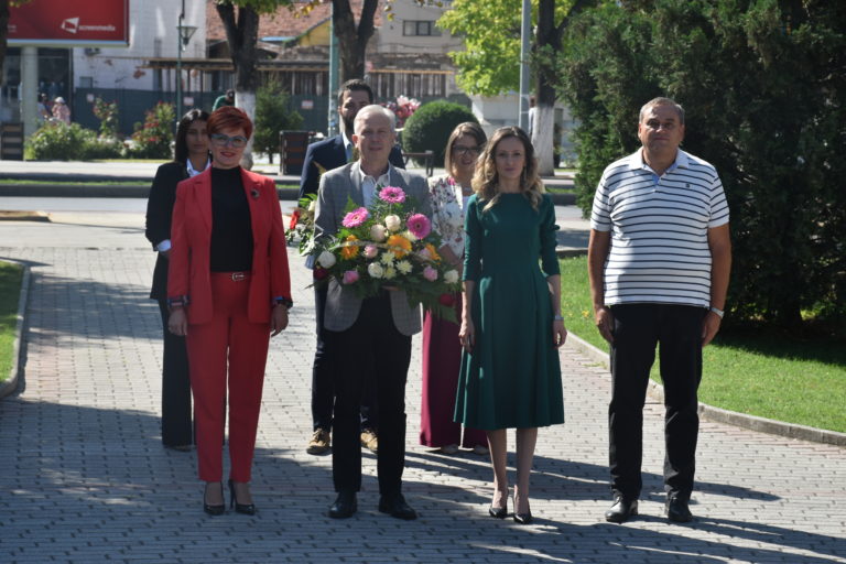 Одбележани 120 години од раѓањето на Методија Андонов-Ченто