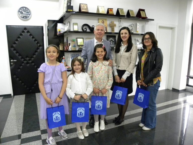 Прилеп е горд на младите талентирани пијанисти