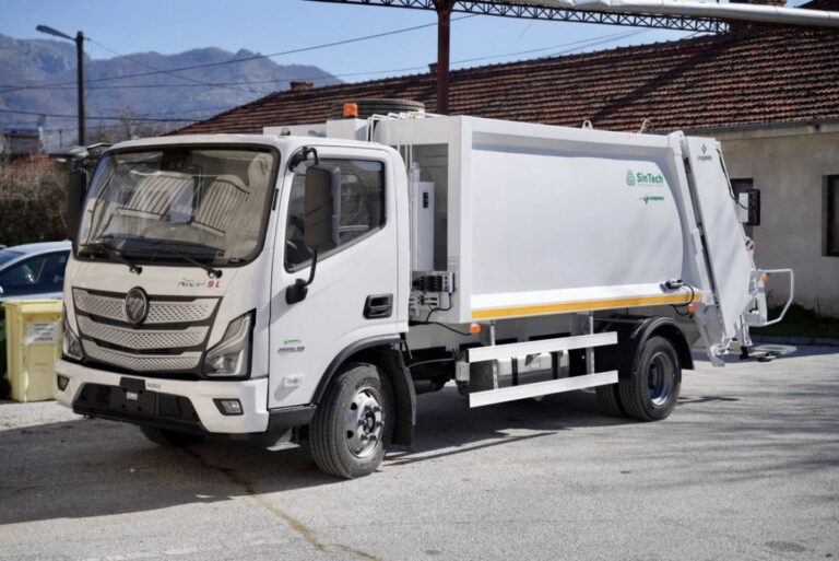 Испорака на првото специјализирано комунално возило за собирање и транспорт на отпад од Министерството за животна средина и просторно планирање