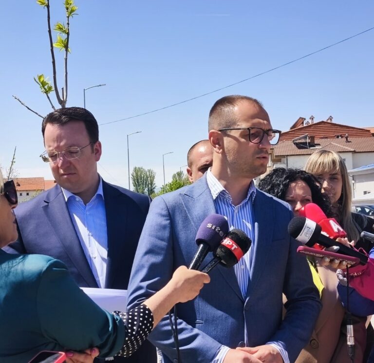 Во работна посета на Општина Прилеп министерот за транспорт Александар Николоски